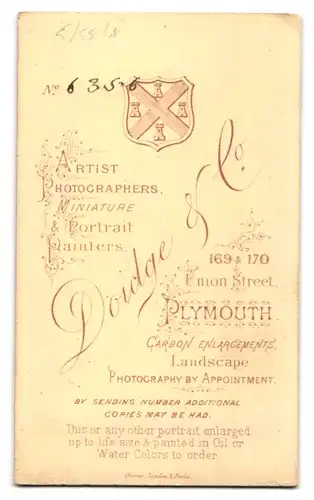 Fotografie Doidge & Co., Plymouth 169 & 170, Union Street, Portrait junge Dame in modischer Kleidung