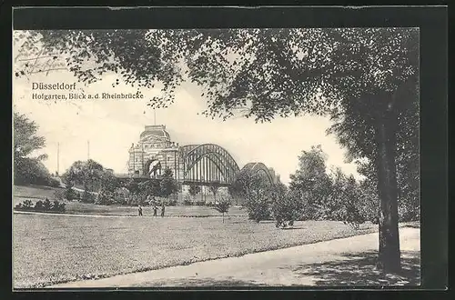 AK Düsseldorf, Hofgarten, Blick auf die Rheinbrücke