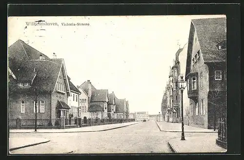 AK Wilhelmshaven, Victoria-Strasse mit Wohnhäusern