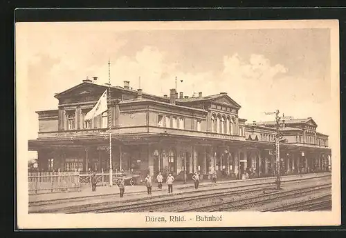 AK Düren /Rhld., Bahnhof mit Bahnpersonal