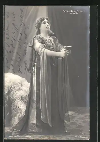 AK Opernsängerin Marie Burk-Berger im Kostüm als Isolde auf der Bühne