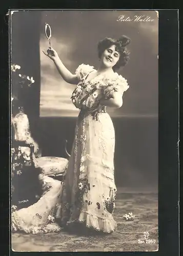 AK Opernsängerin Reta Walter im Kostüm einer Bühnenrolle