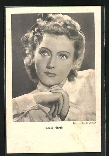 AK Schauspielerin Karin Hardt im Kostüm einer Filmrolle
