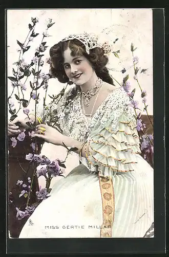 AK Schauspielerin Gertie Millar im Kostüm einer Filmrolle