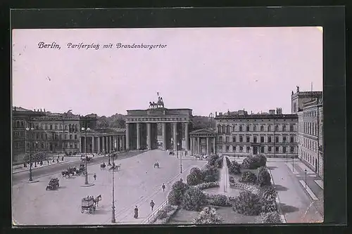 AK Berlin, Pariser Platz und Brandenburger Tor aus der Vogelschau