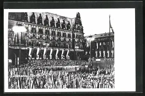 AK Hamburg, Deutsches Turnfest 1953, Sportler vor dem geschmückten Rathaus