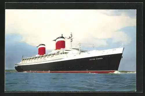 AK SS United States, Passagierschiff in voller Fahrt