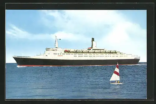 AK Passagierschiff R.M. Queen Elizabeth II: auf hoher See