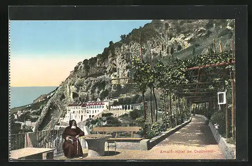 AK Amalfi, Hotel dei Cappuccini, Mönch in Kutte mit Blick aufs Meer