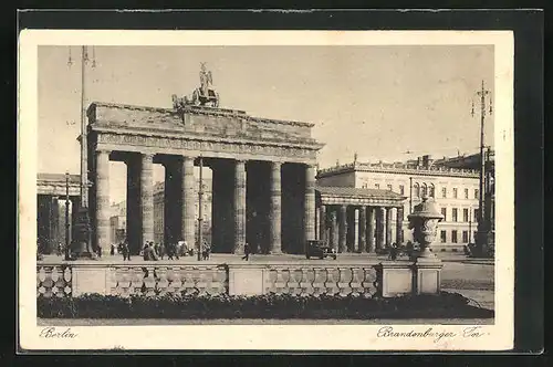 AK Berlin, Brandenburger Tor, Blick auf die Rückansicht