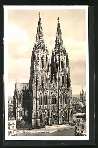 AK Köln a. Rhein, Dom, Blick auf die Westseite mit dem Portal