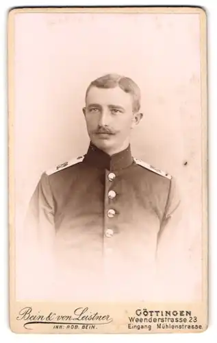 Fotografie Bein & von Leistner, Göttingen, Weenderstr. 23, Portrait junger Soldat in Uniform Rgt. 82 mit Moustache