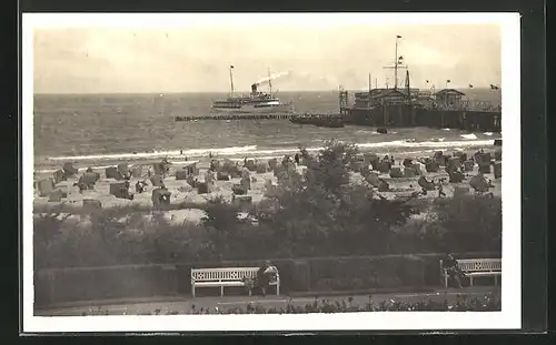 AK Heringsdorf, Strandpartie mit Seebrücke