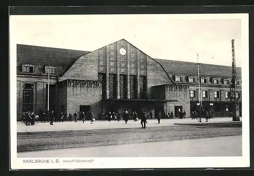 AK Karlsruhe i. B., Hauptbahnhof von der Vorderseite
