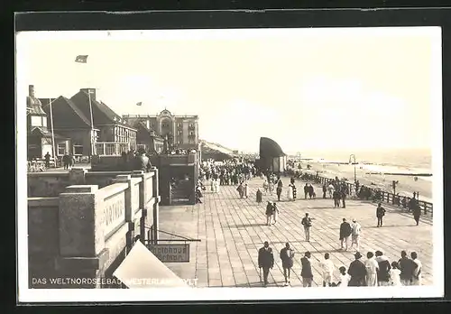 AK Westerland-Sylt, Geplfasterte Strandpromendade mit Touristen