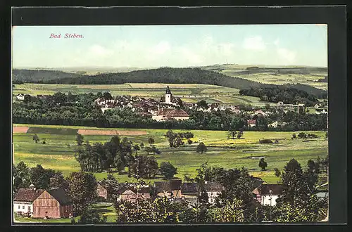 AK Steben, Panorama der Ortschaft in weiter, flacher Landschaft