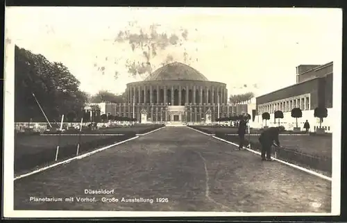 AK Düsseldorf, Grosse Ausstellung 1926, Planetarium mit Vorhof