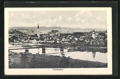 AK Vilshofen, Teilansicht der Stadt und Brücke aus der Ferne