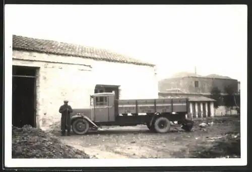 Fotografie unbekannter Fotograf, Ansicht Athen, Lastwagen, LKW-Pritsche