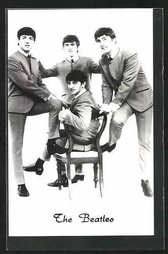 AK Musiker der Band The Beatles in Anzügen