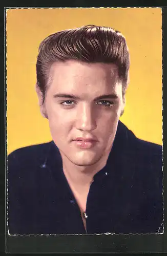 AK Musiker Elvis Presley mit charmantem Blick