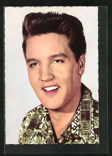 AK Musiker Elvis Presley mit lächelndem Gesicht