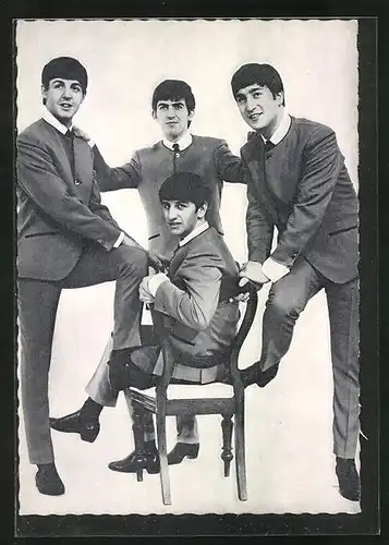 AK Musiker der Band The Beatles in Anzügen