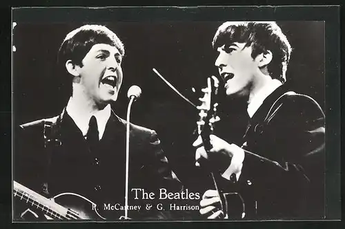 AK Musikergruppe The Beatles, McCartney und Harrison auf der Bühne