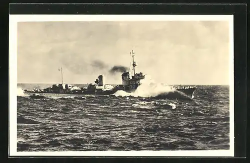 AK Zerstörer der Kriegsmarine in der Nordsee in voller Fahrt