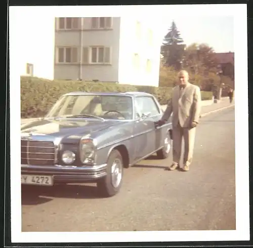 Fotografie Auto Mercedes Benz, PKW in der Theodor-Veiel-Strasse zu Cannstatt 1971