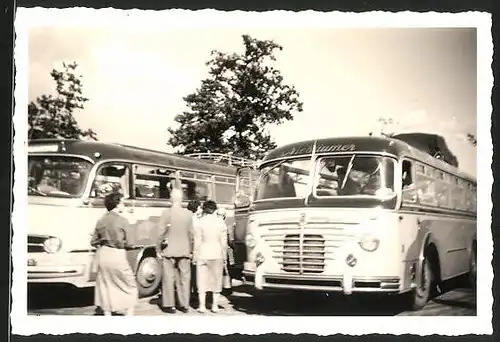 Fotografie Bus Büssing & Mercedes Benz, Reisebus auf einem Rastplatz