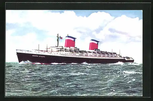 AK Passagierschiff SS United States bei unruhiger See