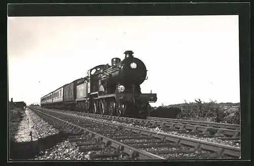 AK Englische Eisenbahn bei voller Fahrt