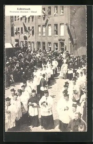 AK Echternach, Procession dansante, Clergé