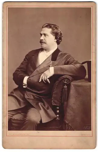 Fotografie J. C. Schaarwächter, Berlin, Friedrich-Str. 190, Portrait italienischer Schauspieler Ernesto Rossi im Anzug