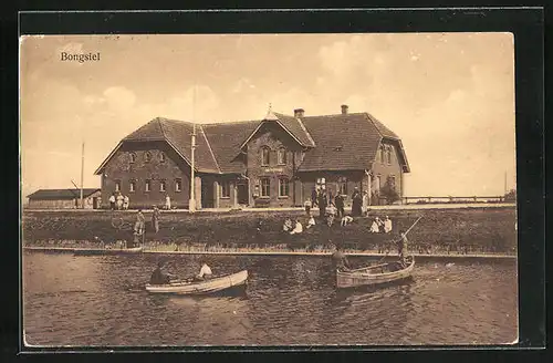 AK Bongsiel, Uferpartie mit Gebäudeansicht und Booten