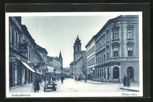 AK Szekesfehervar, Nador-utca, Strasse mit Geschäften