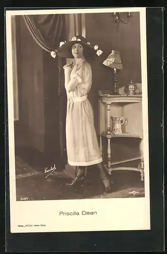 AK Schauspielerin Priscilla Dean im Kleid mit Hut