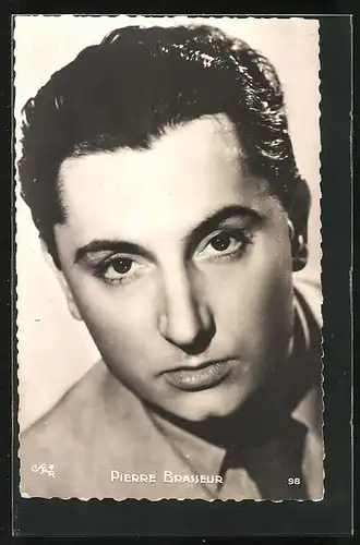 AK Schauspieler Pierre Brasseur mit gegeltem Haar