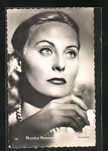 AK Schauspielerin Michèle Morgan mit blonden Haaren