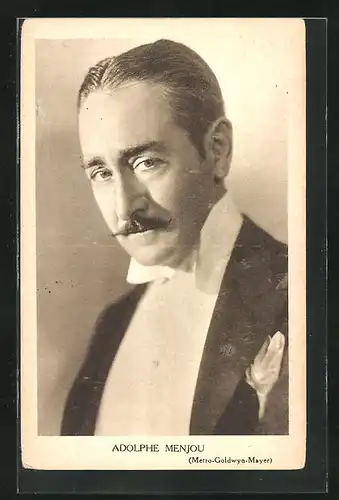 AK Schauspieler Adolphe Menjou im Frack