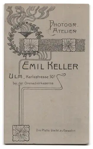 Fotografie Emil Keller, Ulm, Karlsstrasse 50, Portrait junger Herr im Anzug mit Fliege