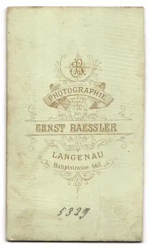 Fotografie Ernst Raessler, Langenau, Hauptstr. 463, Brünette Dame im Sonntagskleid