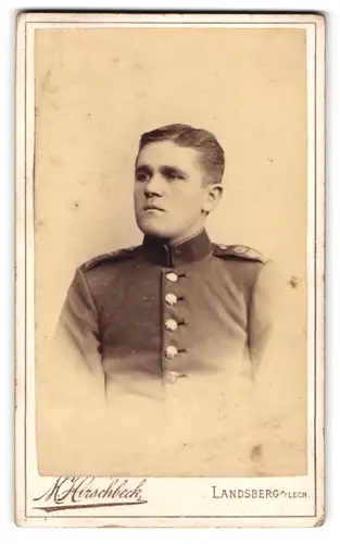 Fotografie M. Hirschbeck, Landsberg a. Lech, Portrait junger Soldat in Uniform mit Mittelscheitel