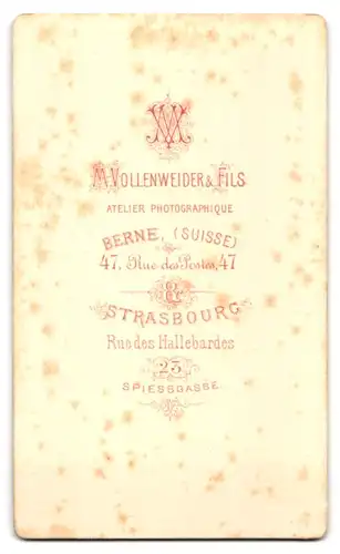 Fotografie M. Vollenweider & Fils, Berne, Rue des Postes 47, Portrait Schauspieler im Kostüm mit Büttenkragen