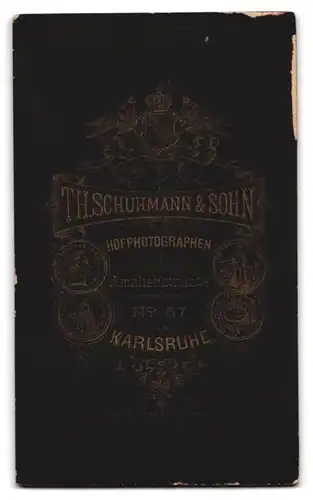 Fotografie Th. Schuhmann & Sohn, Karlsruhe, Amalienstr. 57, Portrait Hausfrau mit geknöpfter Bluse im Profil