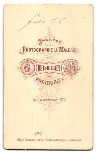 Fotografie Ruf & Dilger, Freiburg i. Br., Ludwigstr. 2, Portrait hübsche junge Dame mit langem Haar & Halstuch