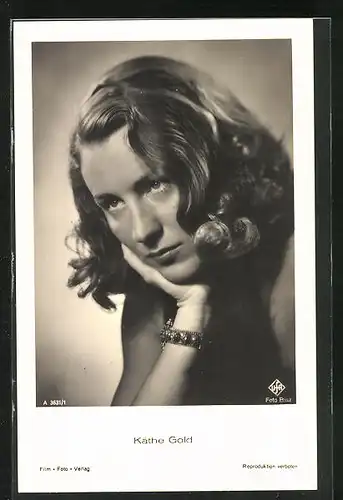 AK Schauspielerin Käthe Gold mit ernstem Blick