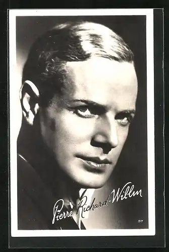 AK Schauspieler Pierre Richard Willm schaut seitlich