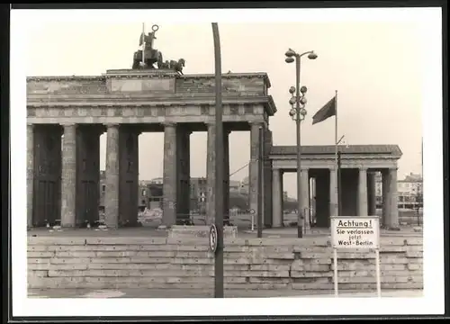 Fotografie Atelier Leisner, Ansicht Berlin, Zonengrenze - Berliner Mauer am Brandenburger Tor
